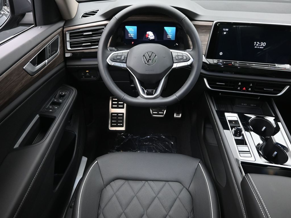 2026 Volkswagen Atlas SEL Premium R-Line photo 3