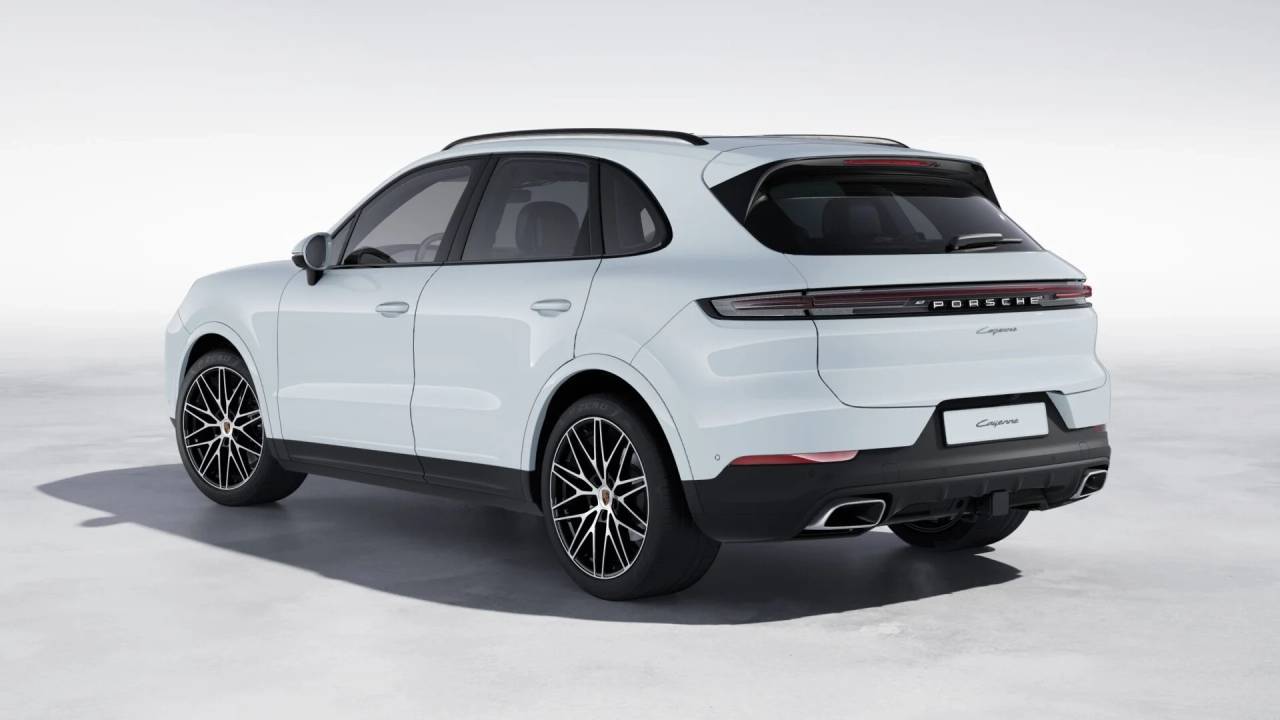 2026 Porsche Cayenne photo 2
