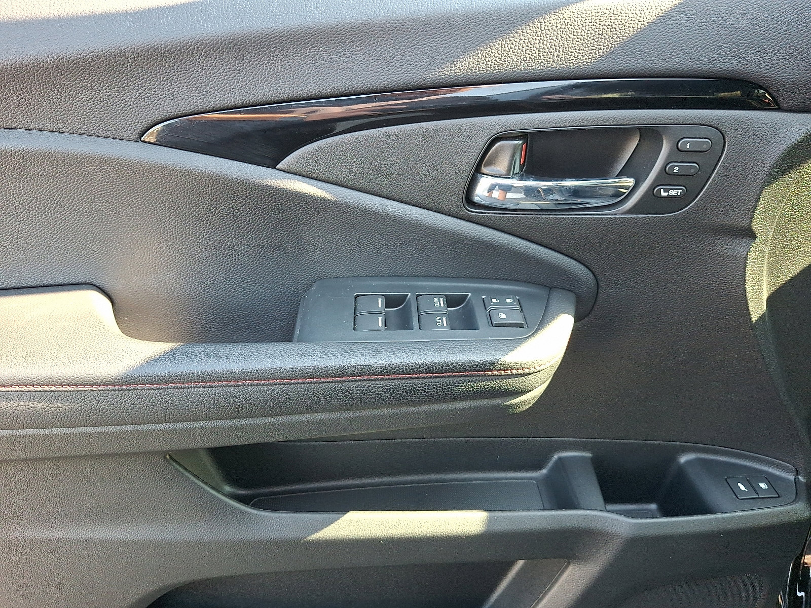 2022 Honda Pilot Black Edition photo 12
