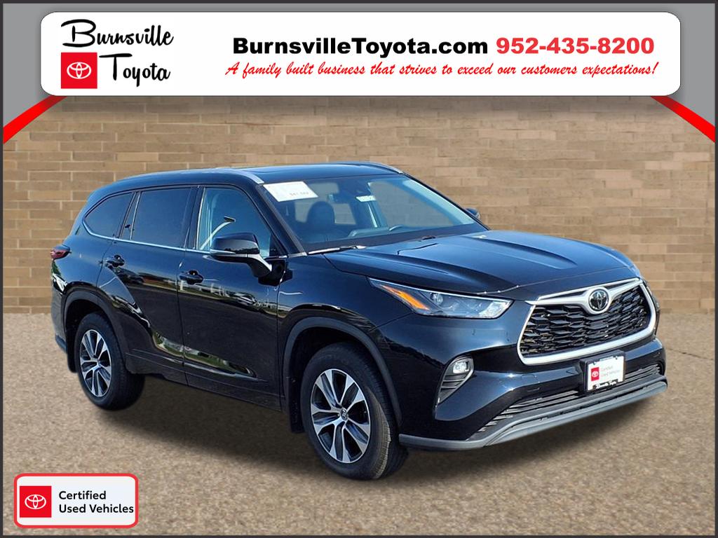 2022 Toyota Highlander XLE's photo