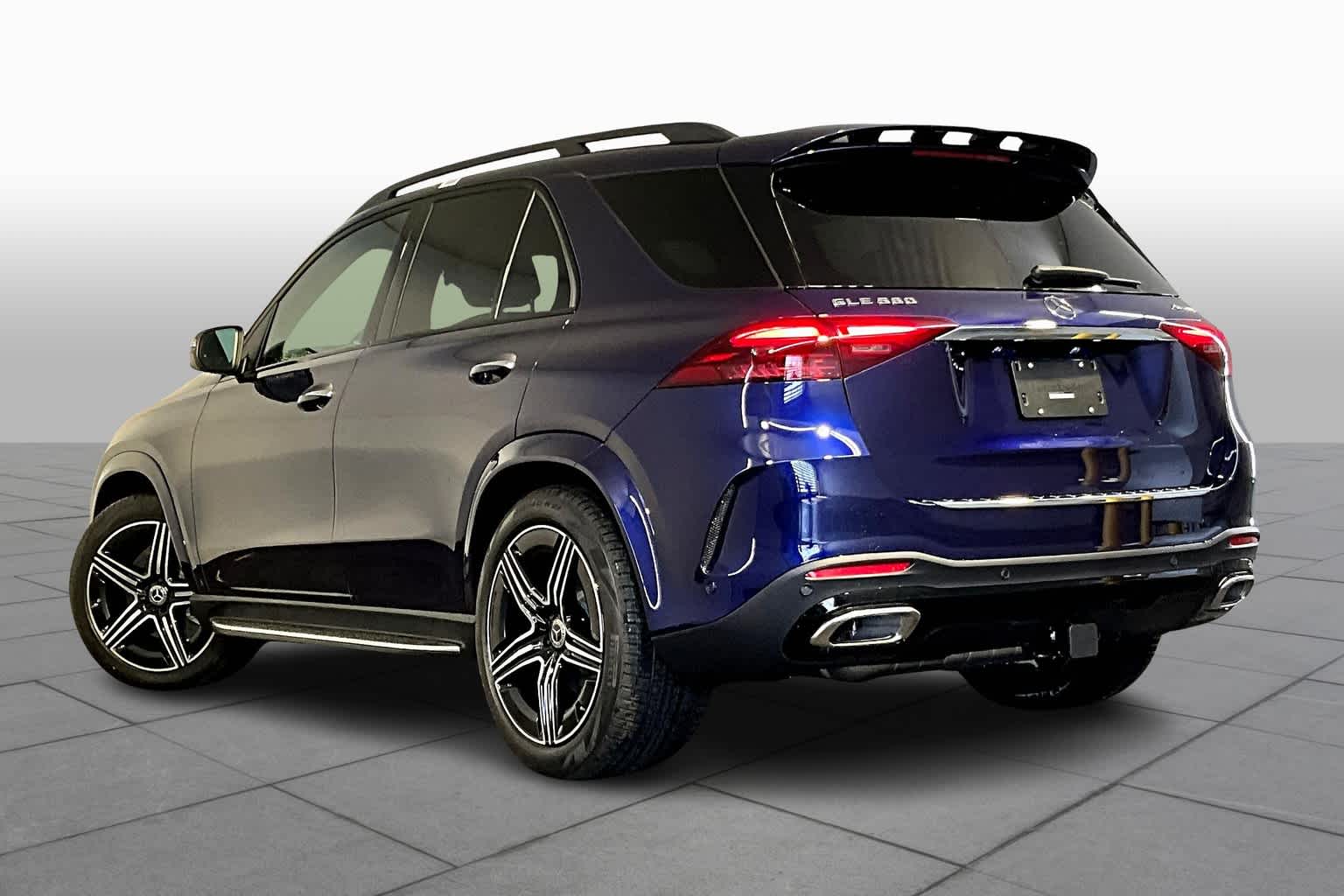 2025 Mercedes Benz GLE 580 4MATIC photo 3