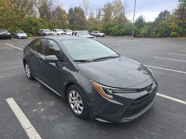 Used 2024 Toyota Corolla LE with VIN 5YFB4MDE4RP142106 for sale in Northfield, Minnesota