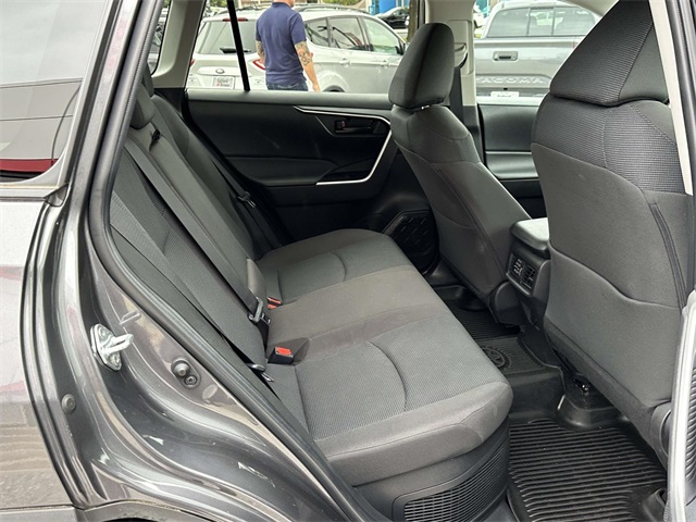 2022 Toyota RAV4 Hybrid LE photo 13