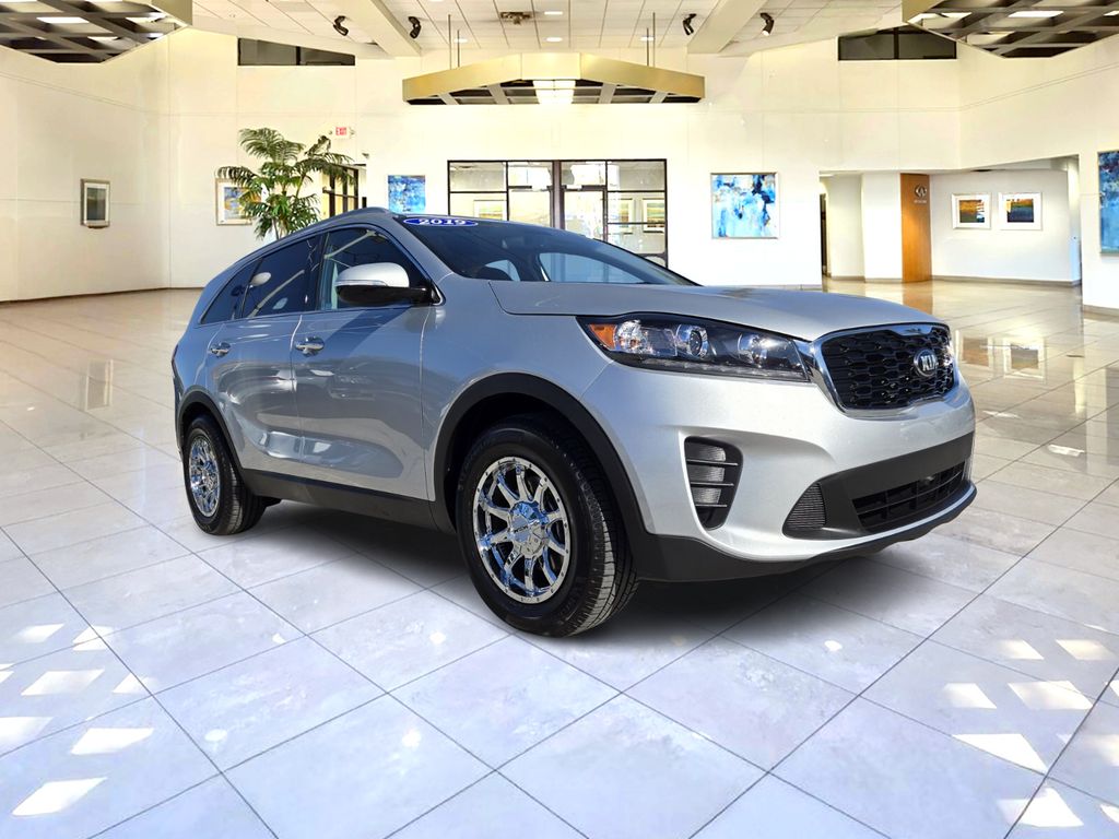 2019 Kia Sorento LX's photo