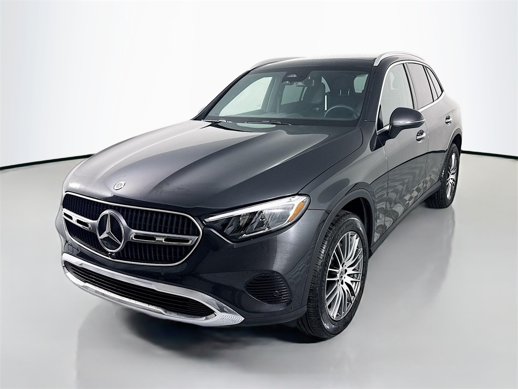 2025 Mercedes-Benz GLC Base's photo