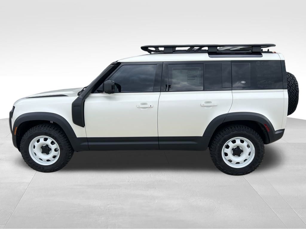 2024 Land Rover Defender 110 S photo 3