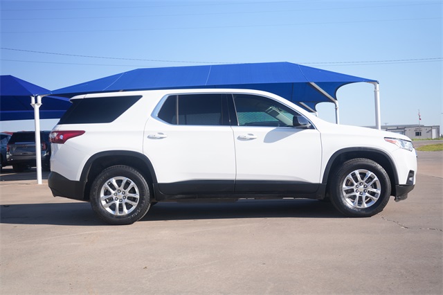 2019 Chevrolet Traverse LS photo 2