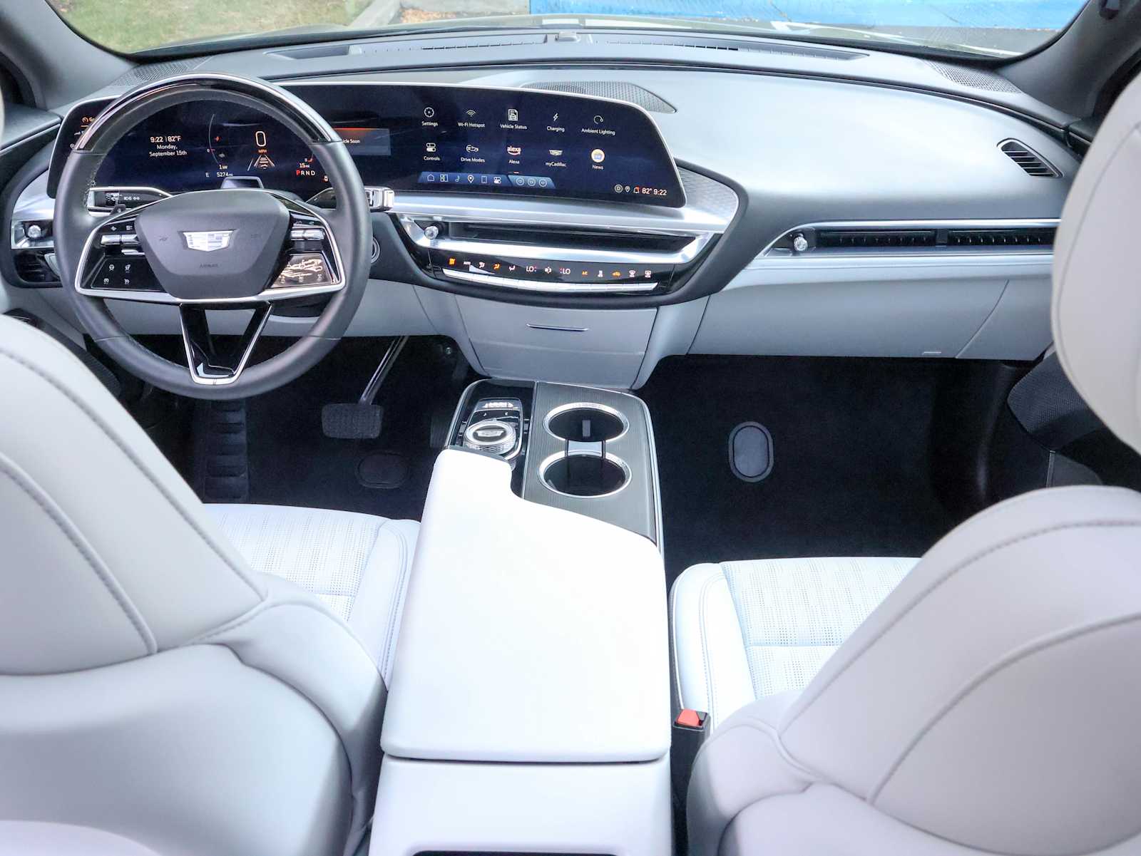 2024 Cadillac Lyriq Sport photo 16