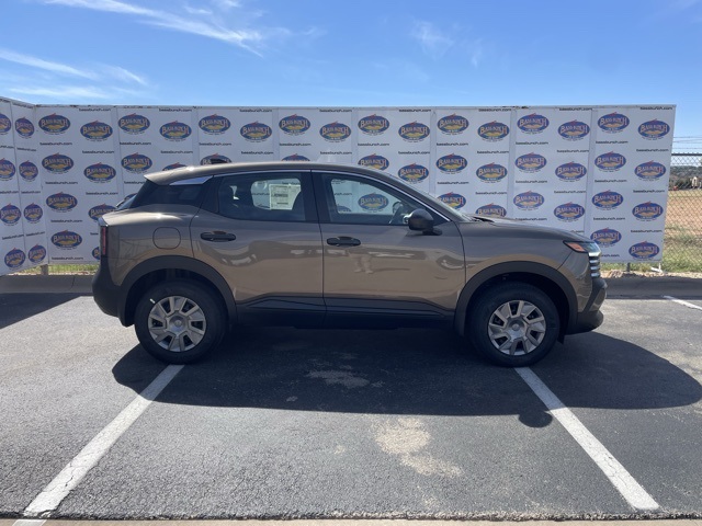 2026 Nissan KICKS S's photo