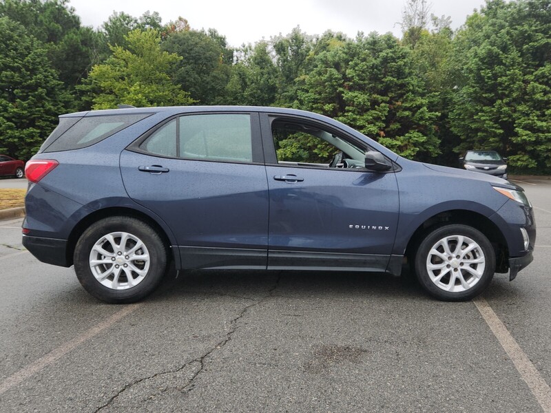 2018 Chevrolet Equinox LS photo 2