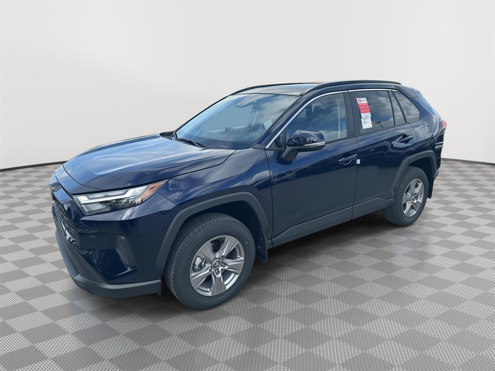 2025 Toyota RAV4 XLE's photo