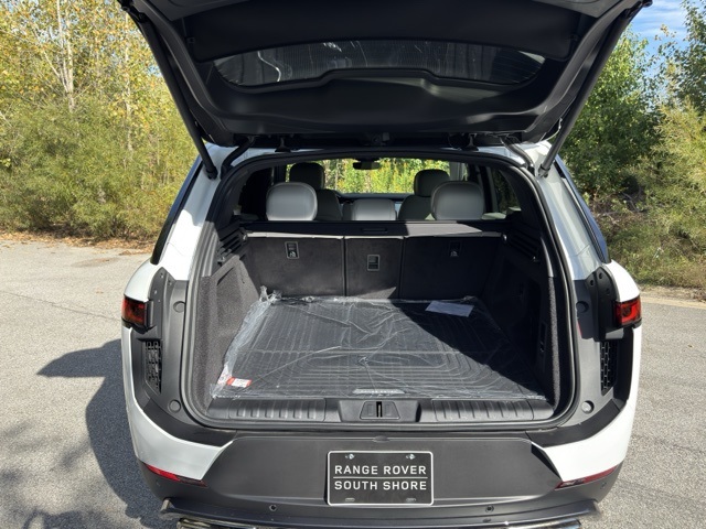 2025 Land Rover Range Rover Sport SE photo 7