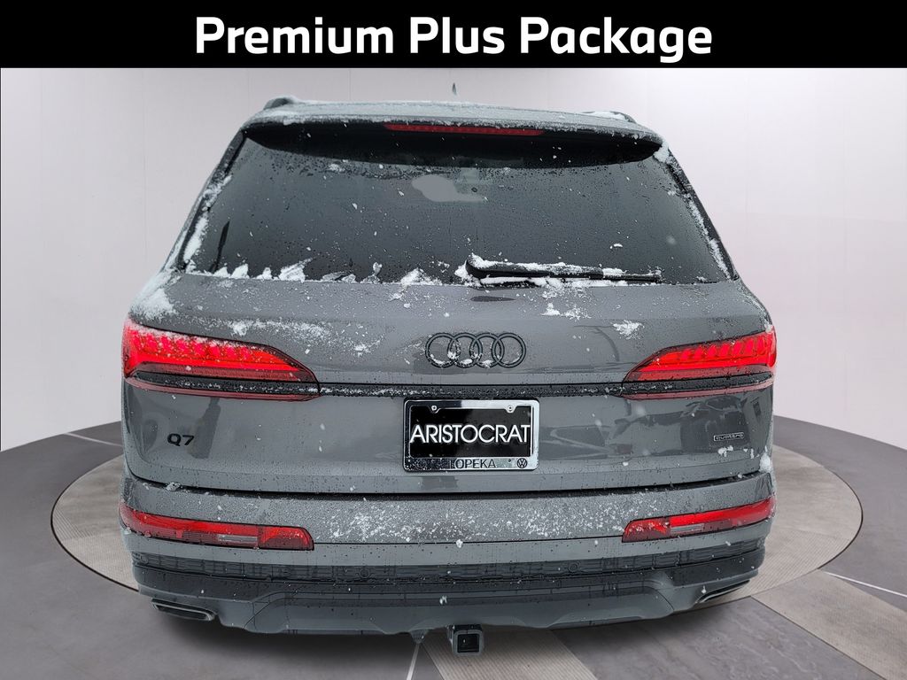2025 Audi Q7 45 Premium Plus photo 4