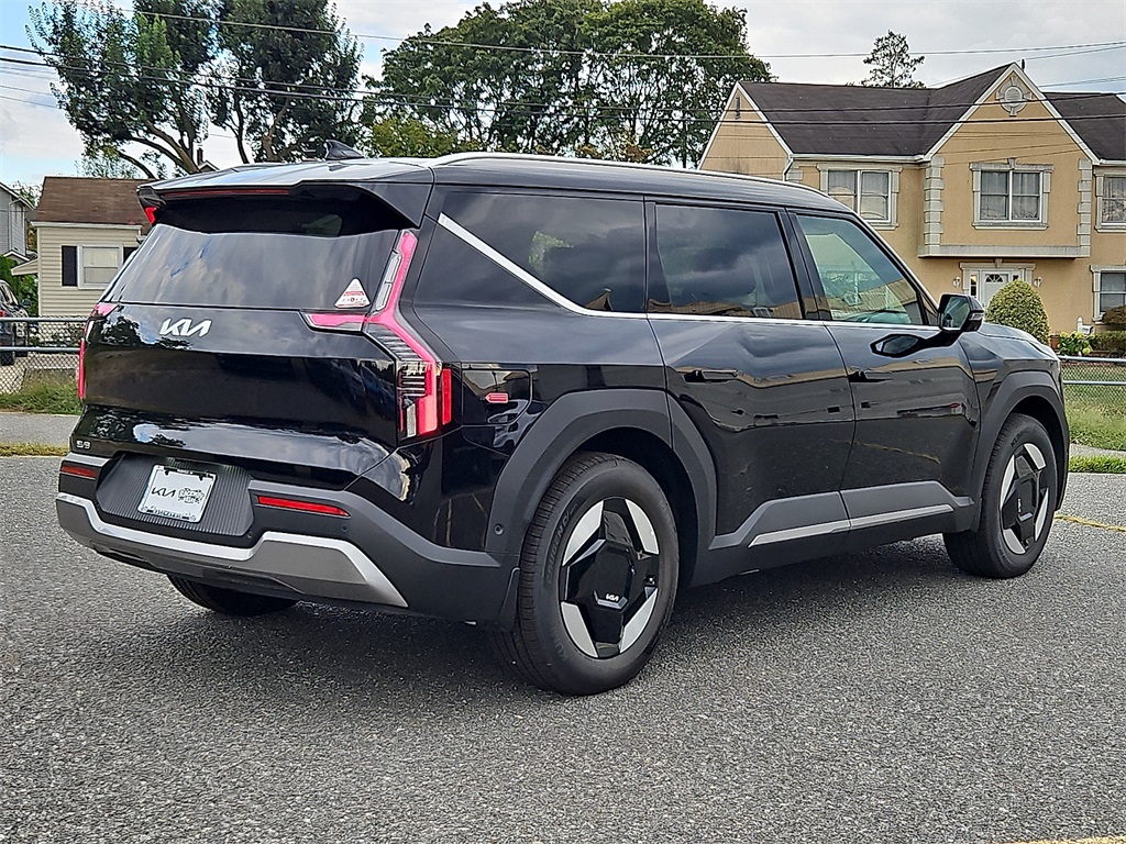 2026 Kia EV9 Wind photo 4