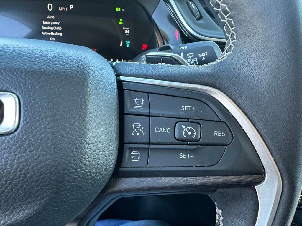 2023 Jeep Cherokee Base photo 6