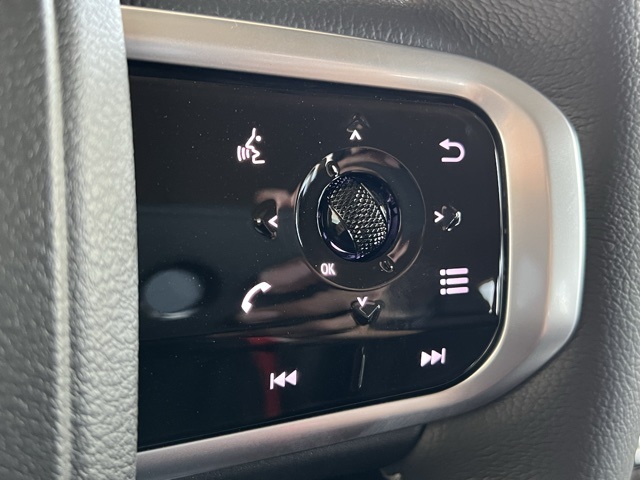 2025 Nissan Armada SV photo 19