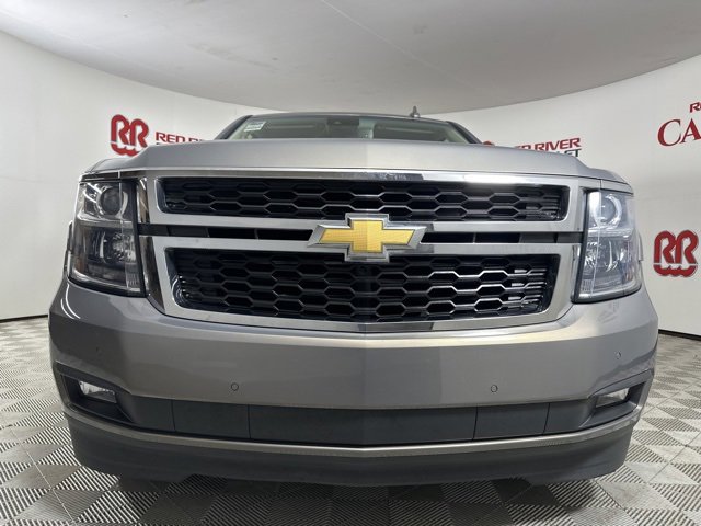 2019 Chevrolet Suburban LT photo 2