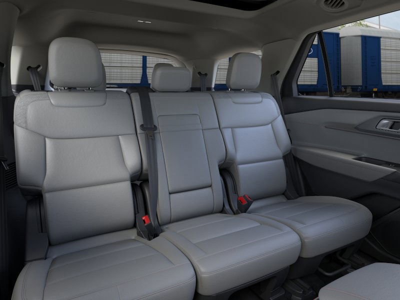 2025 Ford Explorer photo 9