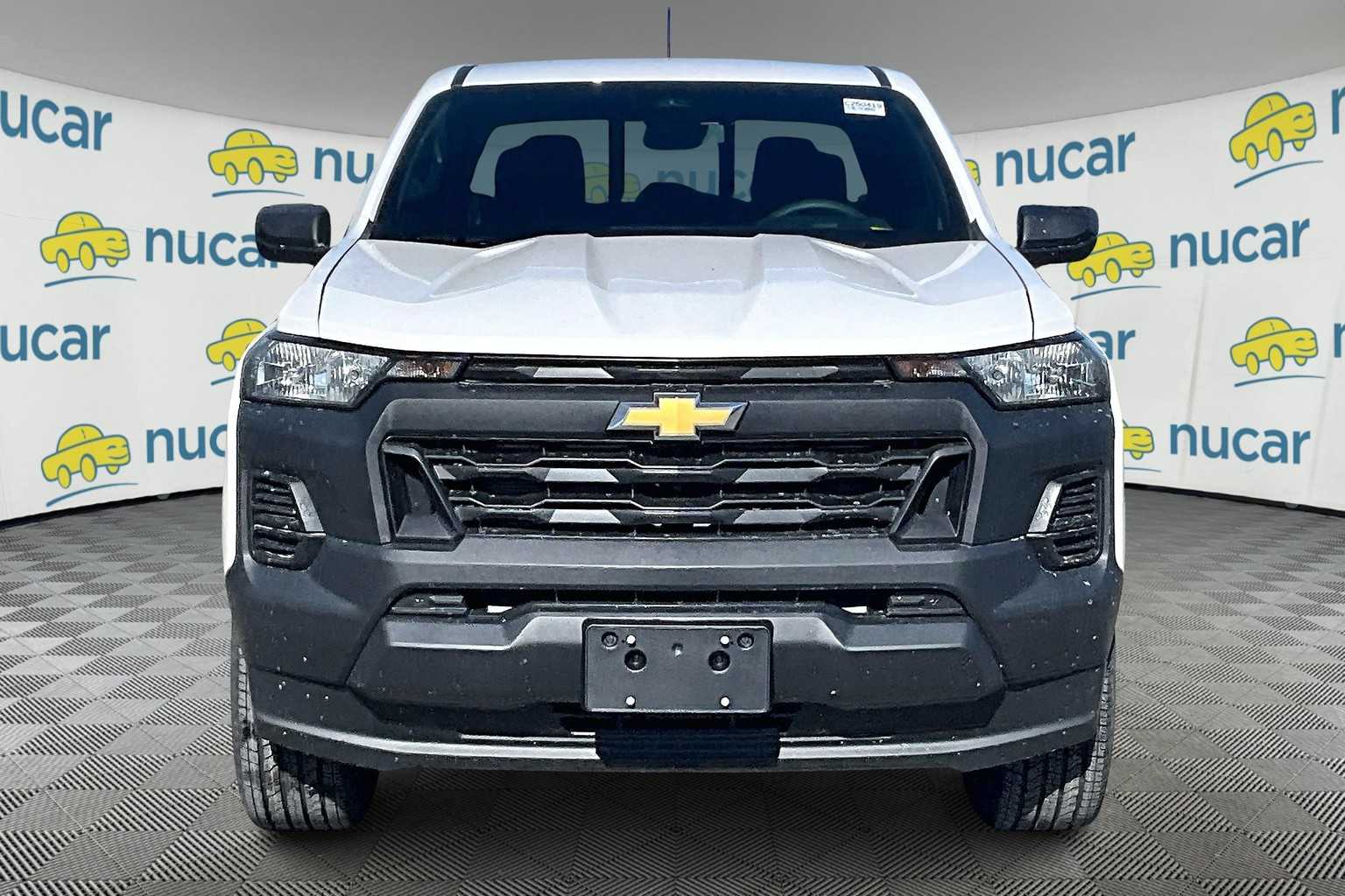 2025 Chevrolet Colorado LT photo 2