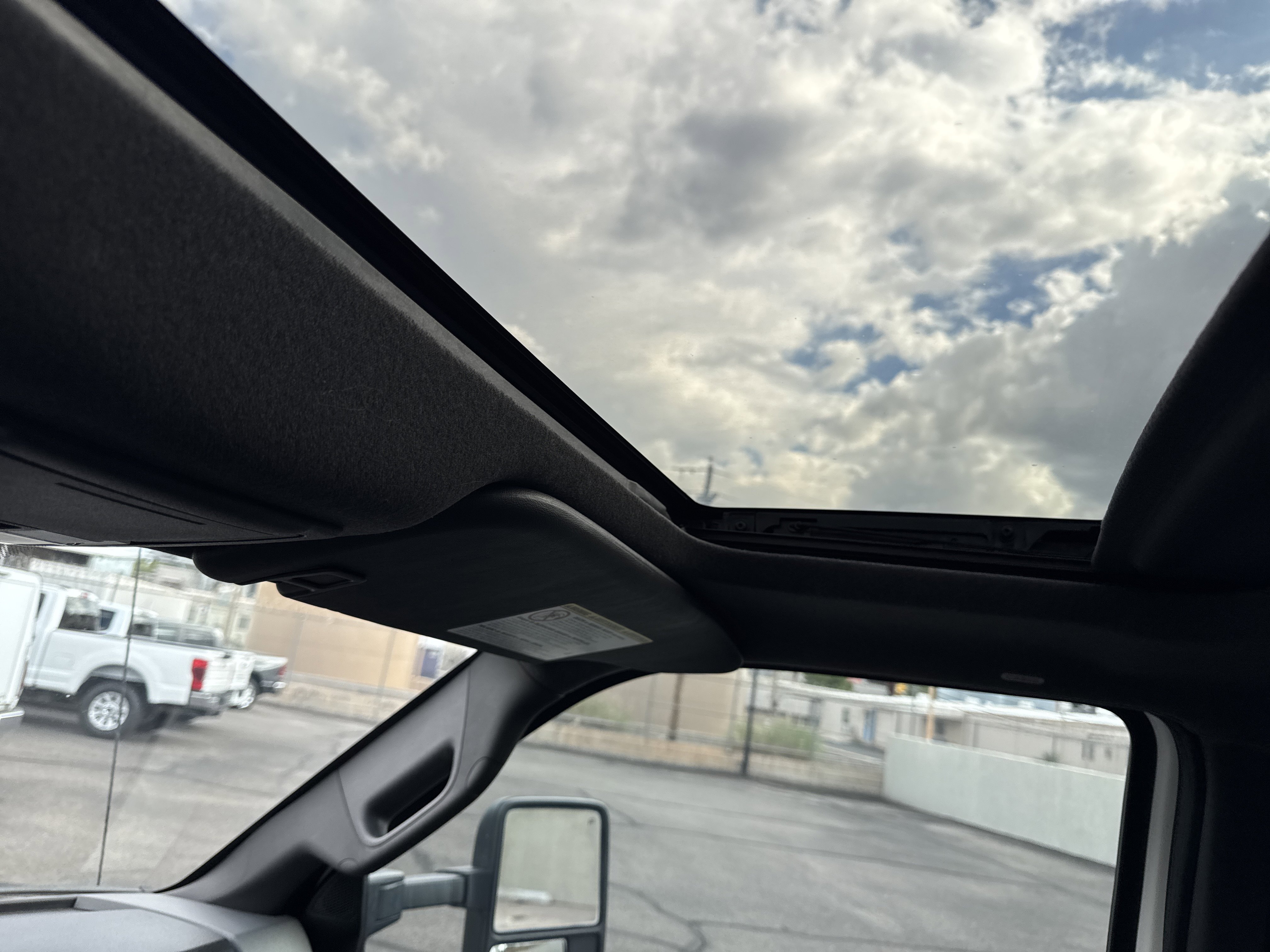 2011 Ford F-350 Lariat photo 4