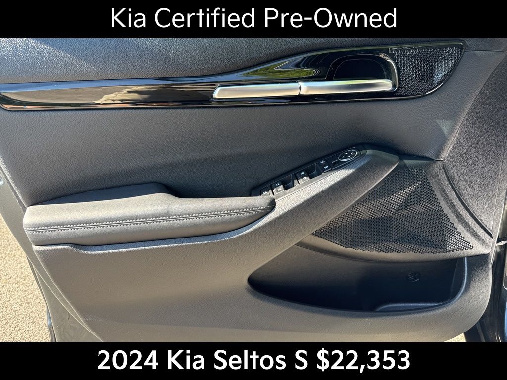 2024 Kia Seltos S photo 11