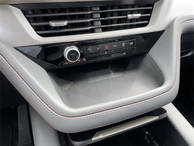2025 Ford Explorer photo 13