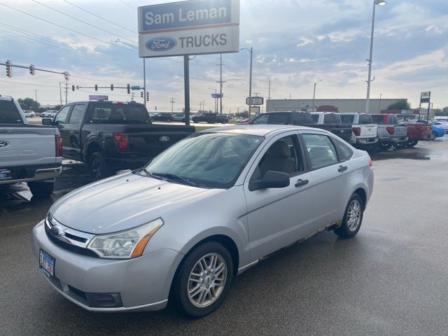 Used 2009 Ford Focus SE with VIN 1FAHP35N39W230068 for sale in Bloomington, IL
