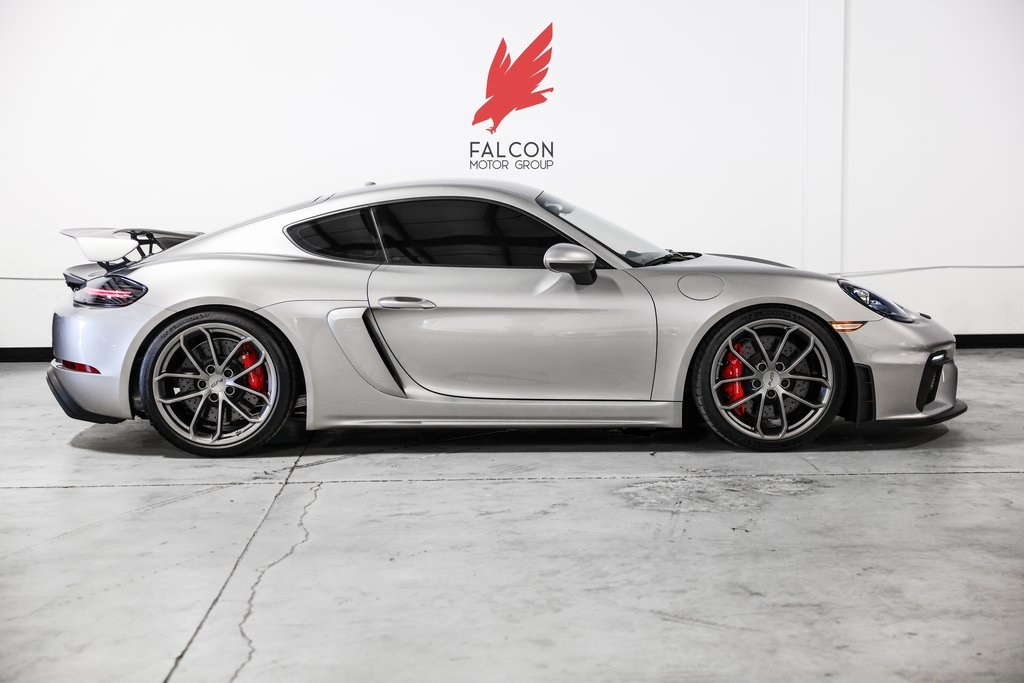 2022 Porsche 718 GT4's photo
