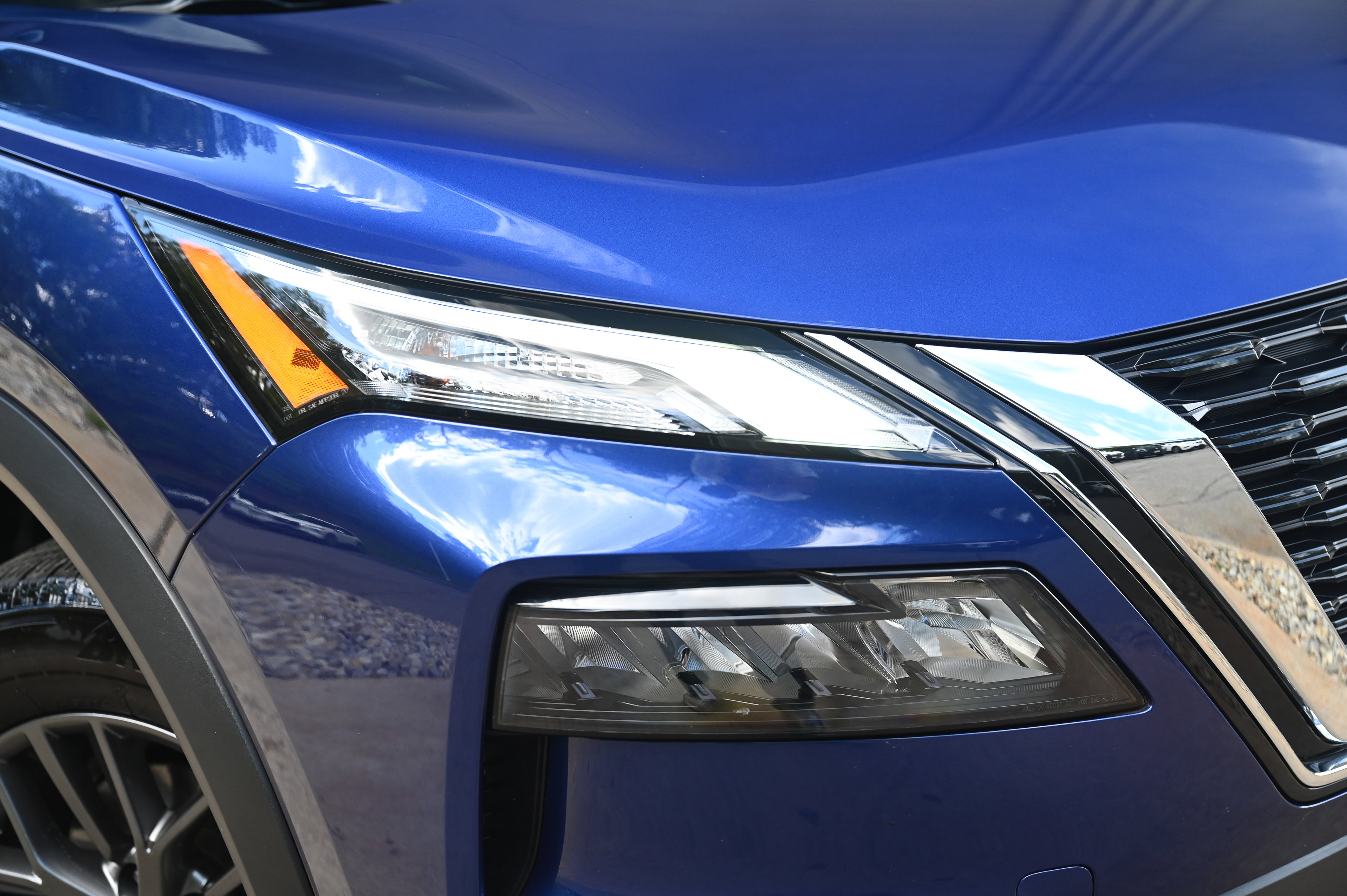 2023 Nissan Rogue S photo 2