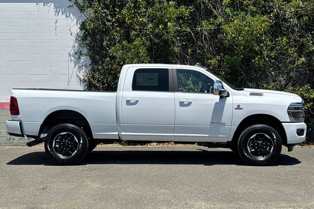 2025 Ram 2500 Laramie photo 3