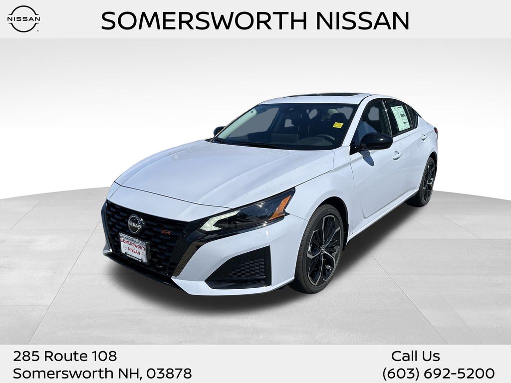 2025 Nissan Altima SR's photo