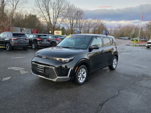 2024 Kia Soul LX photo 3