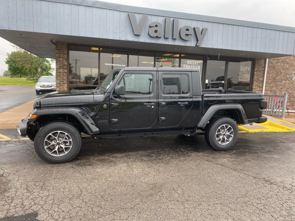 2025 Jeep Gladiator Sport S photo 3