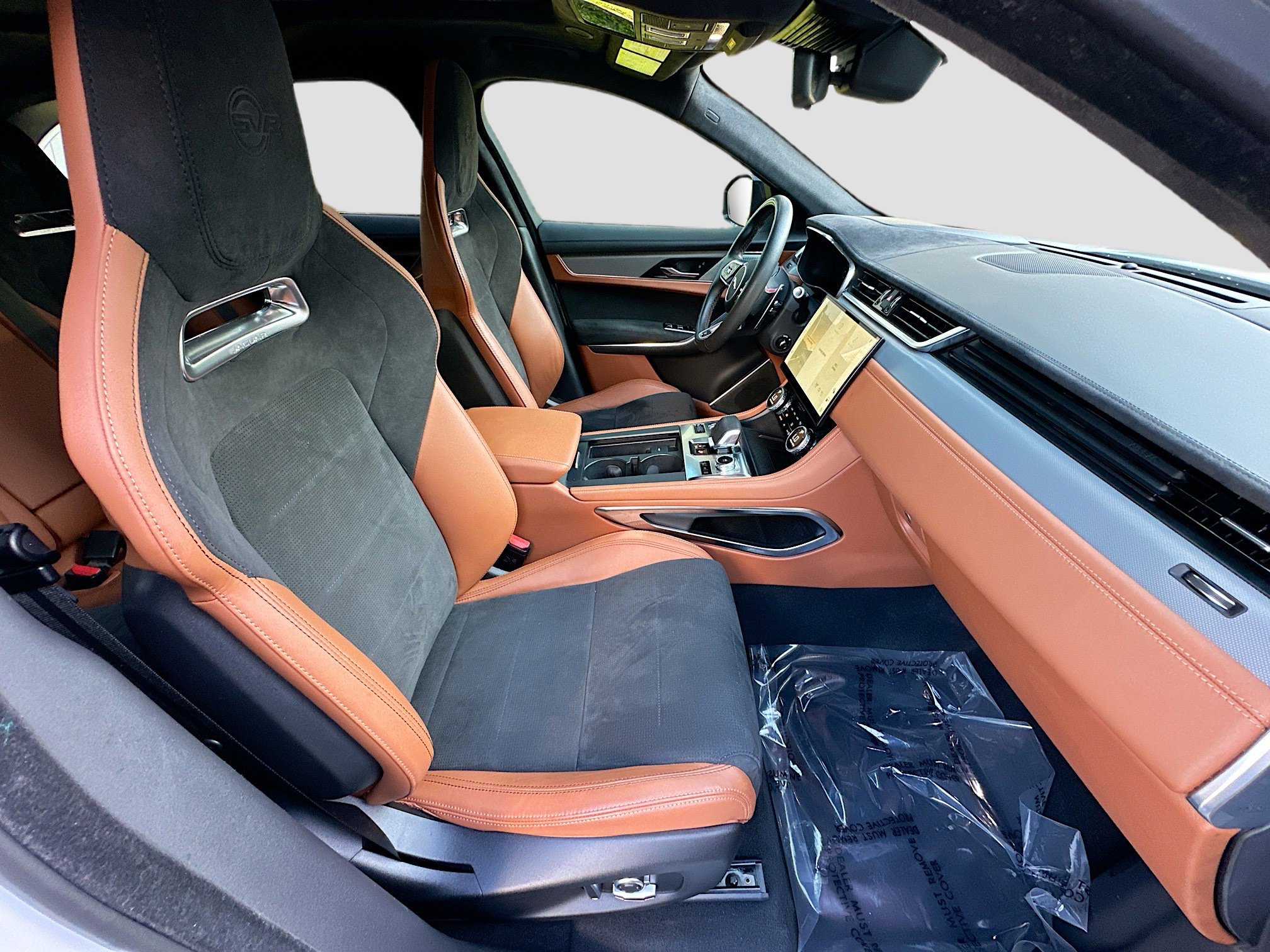 2021 Jaguar F-PACE SVR photo 30