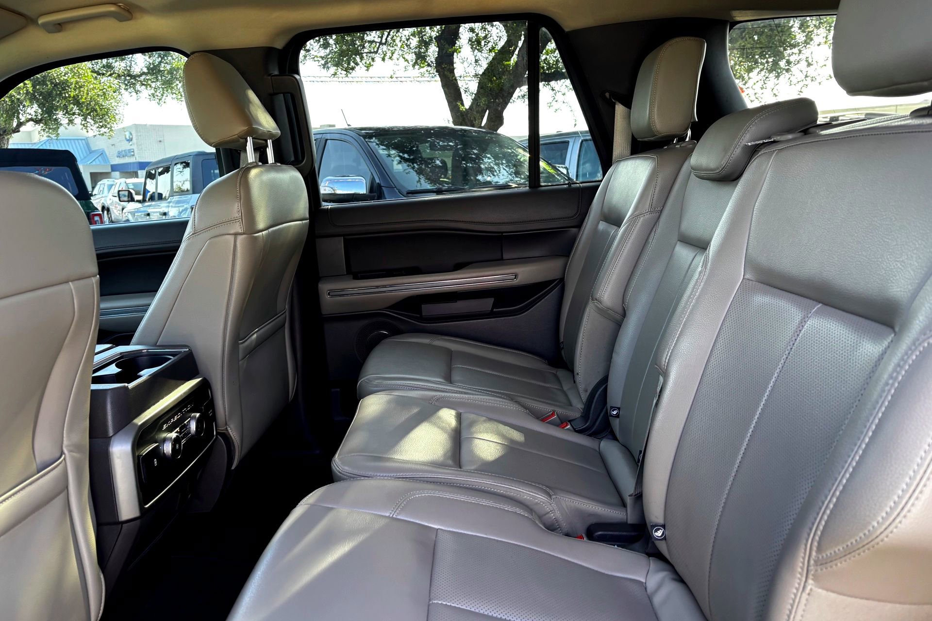 2021 Ford Expedition MAX XLT photo 22