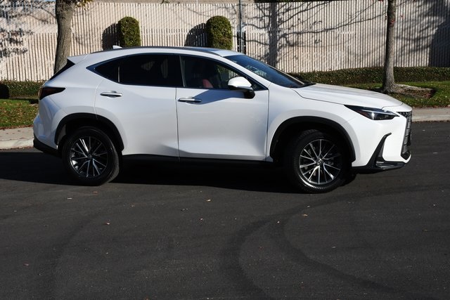 2022 Lexus NX 350 photo 3