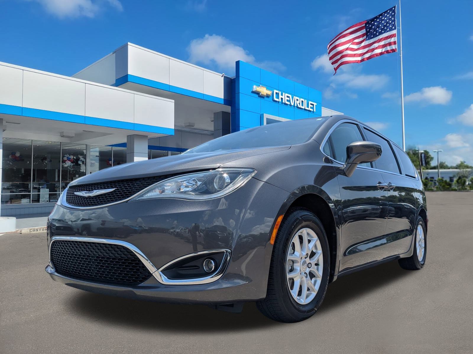 2020 Chrysler Pacifica Touring photo 7