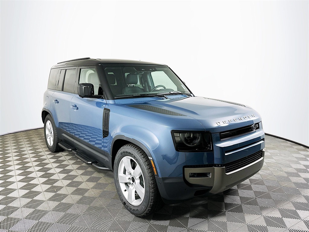 2026 Land Rover Defender 110 S photo 3