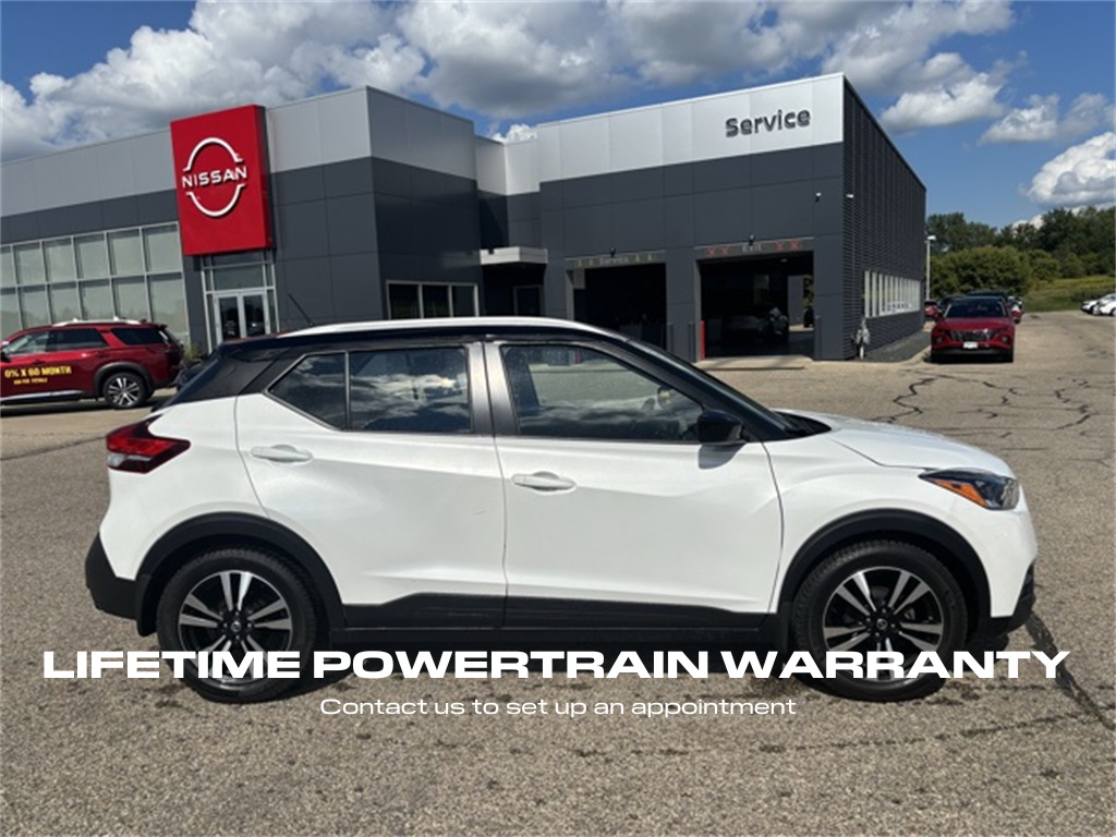 Used 2018 Nissan Kicks SV with VIN 3N1CP5CU9JL520323 for sale in Rochester, Minnesota