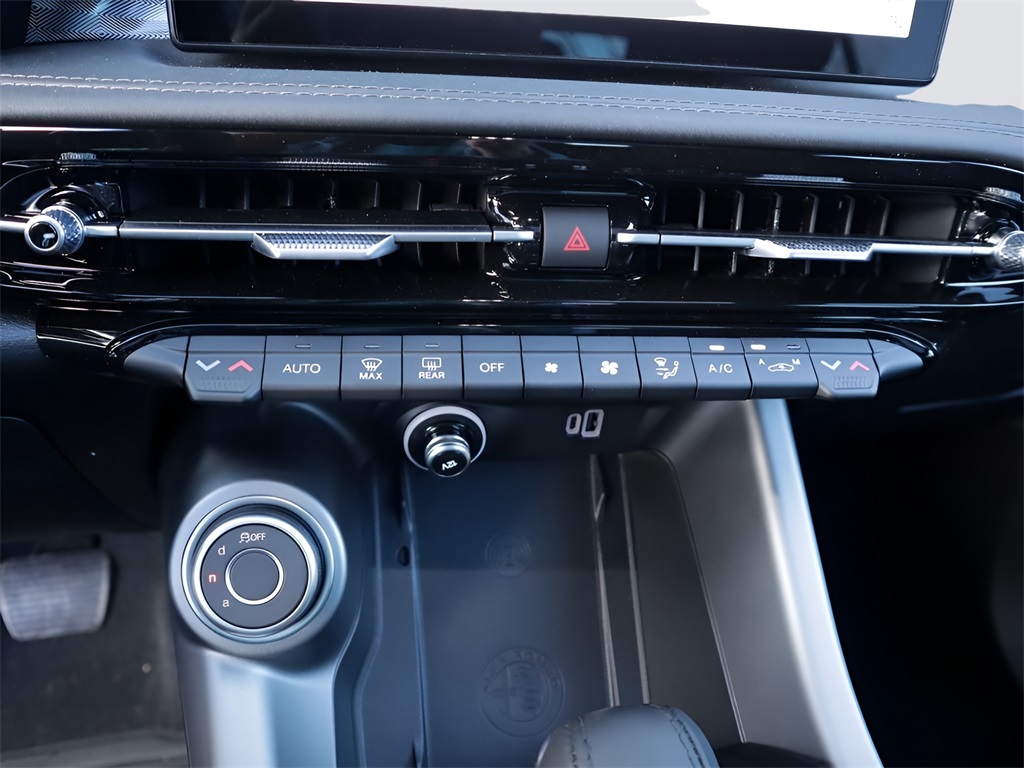 2024 Alfa Romeo Tonale Ti photo 40