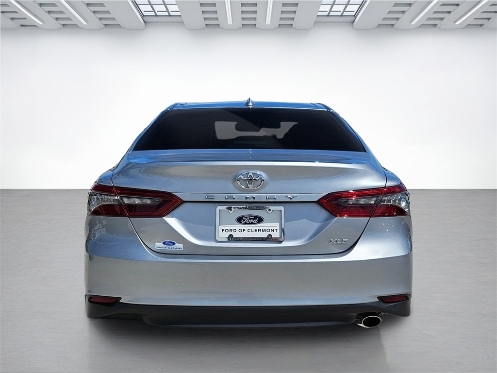 2022 Toyota Camry XLE photo 6