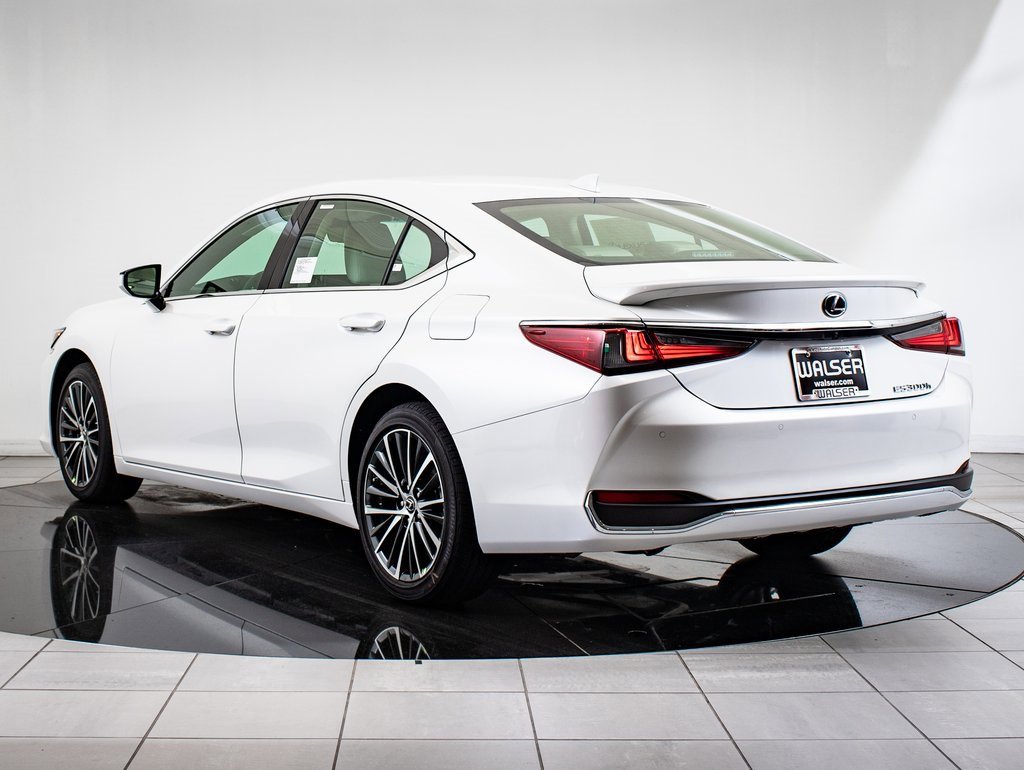 2025 Lexus ES 300h photo 6