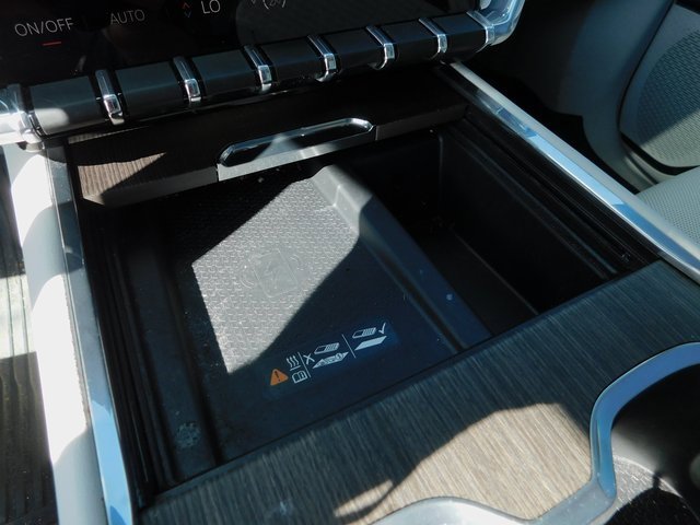 2024 Gmc Acadia Denali photo 25