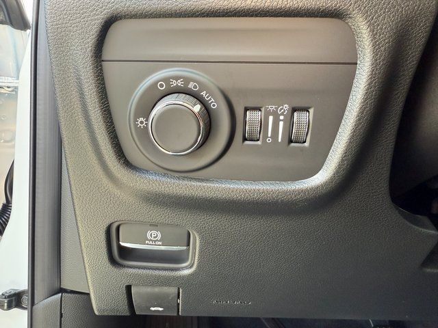 2025 Jeep Grand Cherokee Altitude photo 22