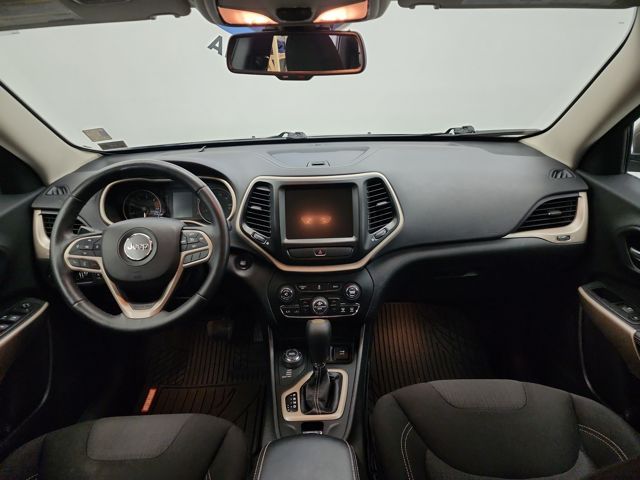 2017 Jeep Cherokee Latitude photo 16