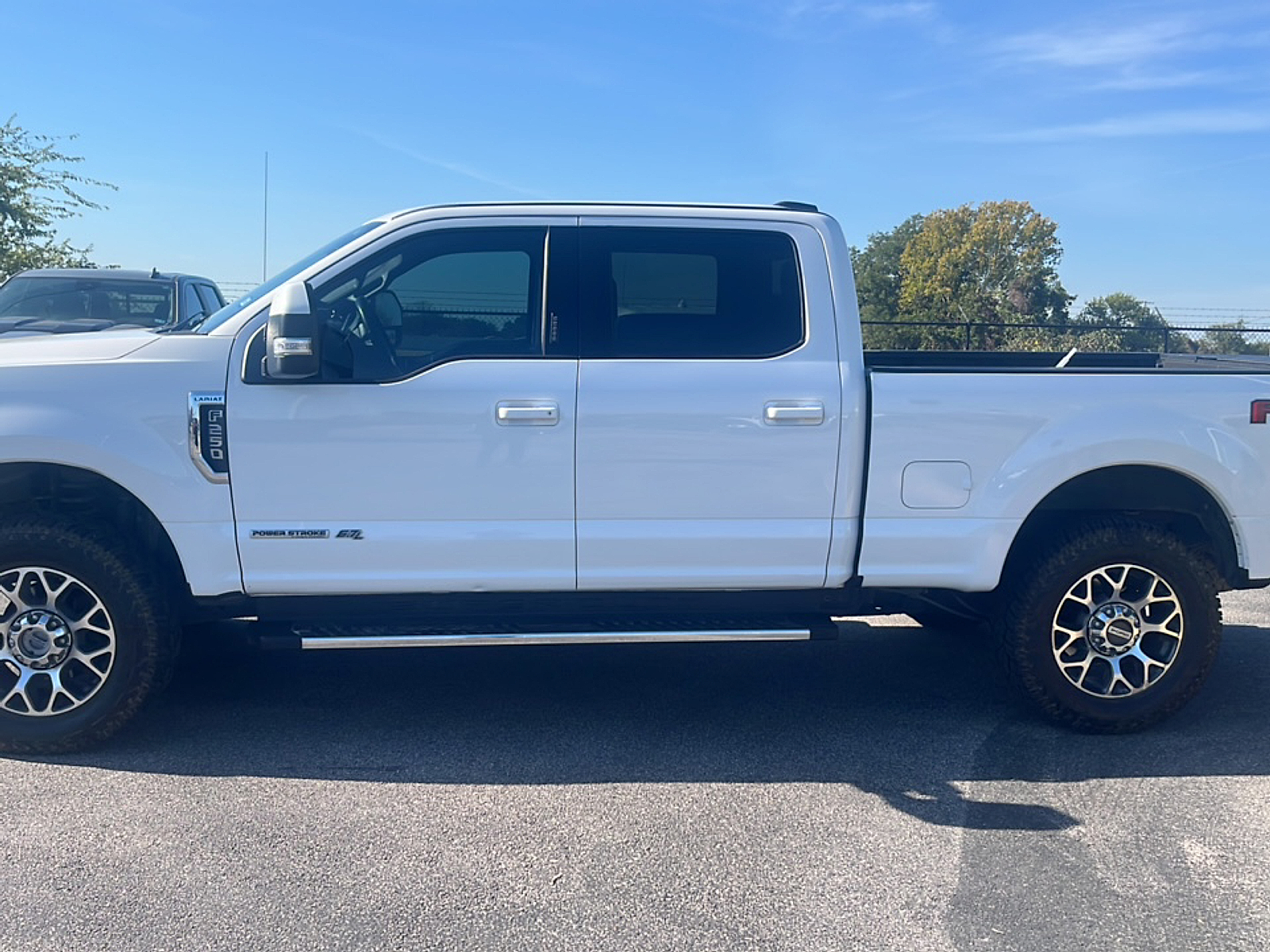 2020 Ford F-250 Lariat photo 2