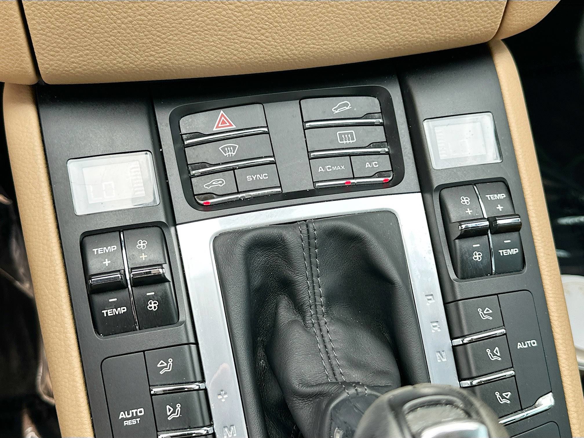 2018 Porsche Macan photo 14
