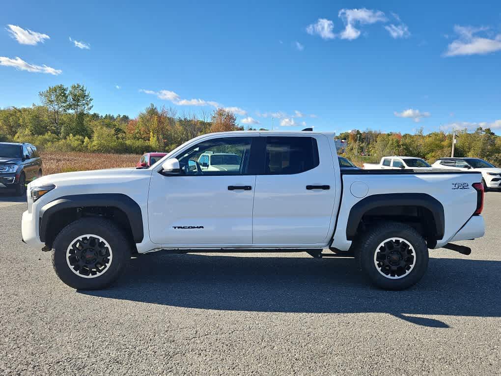 2024 Toyota Tacoma TRD photo 2