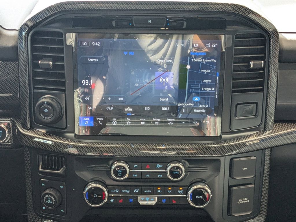 2025 Ford F-150 Lariat photo 7