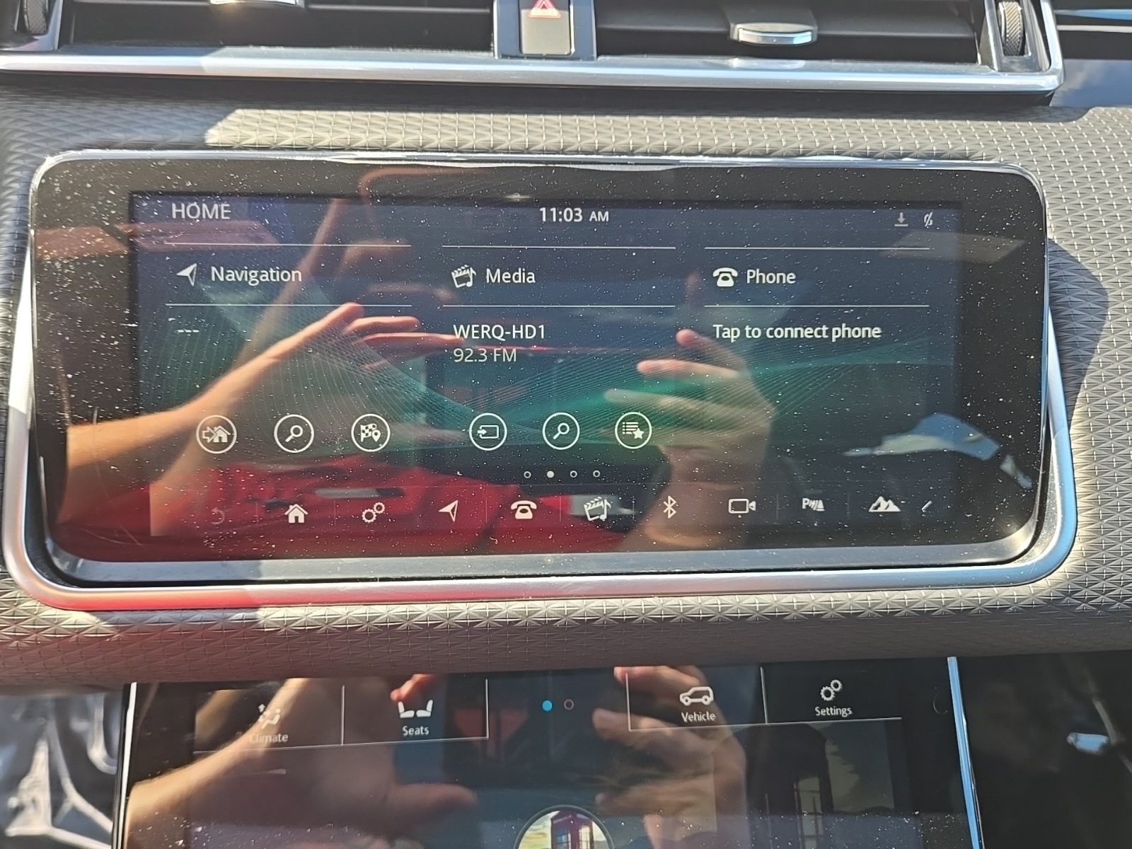 2018 Land Rover Range Rover Velar SE photo 3